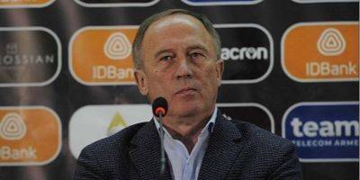 Главному тренеру сборной Армении Александру Петракову запретили отвечать на вопросы об Украине