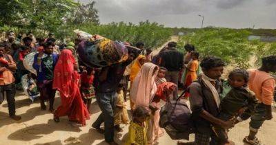 Более 100 тысяч человек эвакуировали в Индии и Пакистане из-за мощного циклона