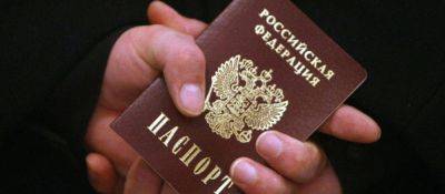 "Заманчивое предложение": что оккупанты пообещали жителям Луганщины за получение российского паспорта