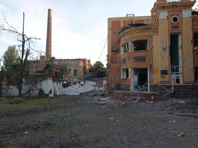 В Донецкой области за сутки обстрелами ранены 11 человек, разрушены дома и учреждение культуры. Фото