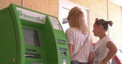 Продержались месяц: "ПриватБанк" возвращает старые правила приема валюты