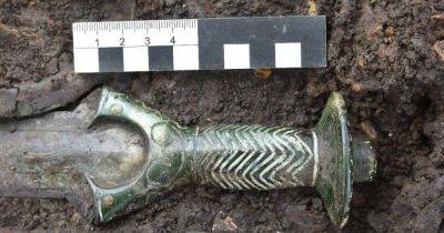 Археологическое чудо: в Баварии нашли "побратима" Экскалибура — редкий восьмиугольный меч