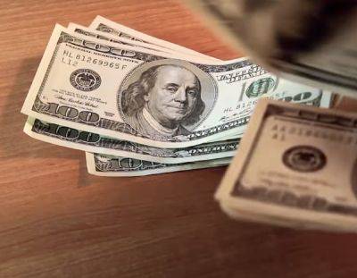 Доллар серьезно подбросило: банки и обменки обновили курс валют на 17 июня