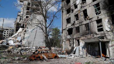 "Рубежное, как символ страданий украинского востока": В сети появились фото из оккупированного города