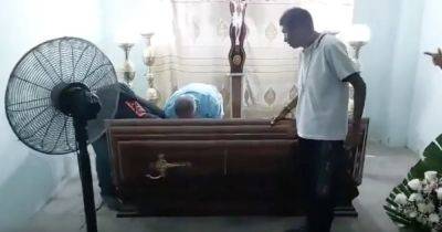 Вернулась с того света: женщина, которую в больнице сочли мертвой, ожила на собственных поминках - focus.ua - Украина - Эквадор