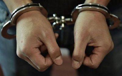 В Сумах правохранителя задержали за секс с несовершеннолетней