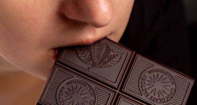 Когда женщине просто необходимо съесть шоколадку. Многие об этом даже не догадываются: - cxid.info