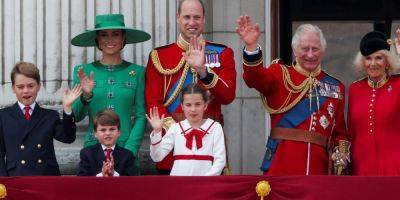 принц Джордж - принц Луи - принцесса Шарлотта - королева Камилла - король Чарльз III (Iii) - «Дерзко отсалютовал толпе». Эксперт проанализировала поведение принца Луи на балконе Букингемского двора во время парада Trooping the Color - nv.ua - Украина - Англия - Лондон