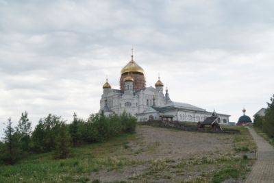 Сердце Белогорья - грандиозный Крестовоздвиженский храм