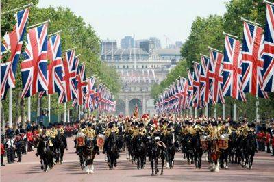 В Лондоне прошел первый парад по случаю официального дня рождения Карла III