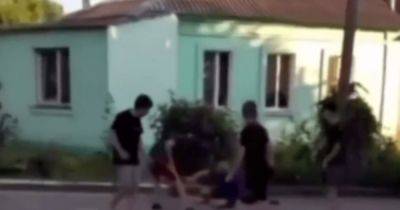 Подростки в Херсоне избили вернувшегося из Бахмута военного – соцсети (видео)