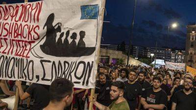 Крушение судна с мигрантами у берегов Греции: поиски виновных