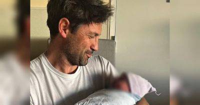 «Счастливый День отца для меня»: Макс Чмерковский во второй раз стал папой и выложил первое фото новорожденного