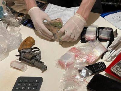 В Днепре разоблачили группировку, которая торговала наркотиками под прикрытием полицейских – СБУ