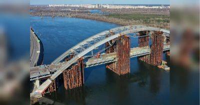 Завысили цены и разворовали бюджет: строителям Подольского моста в Киеве объявили подозрение