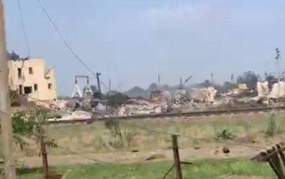 Появилось видео уничтоженного склада у Геническа