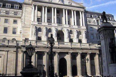 Основные фондовые индексы Европы снизились в понедельник, инвесторы ждут заседание Банка Англии