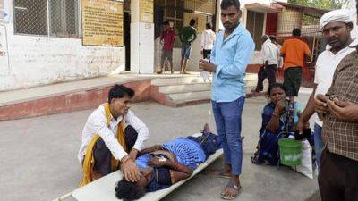 Экстремальная жара в Индии: 100 человек умерли, люди боятся выходить из дома