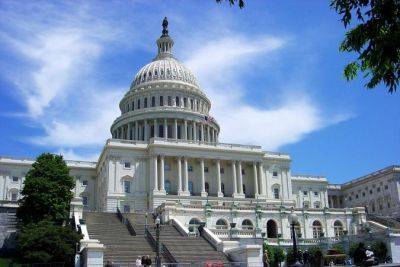 Сенат принял закон о повышении госдолга США