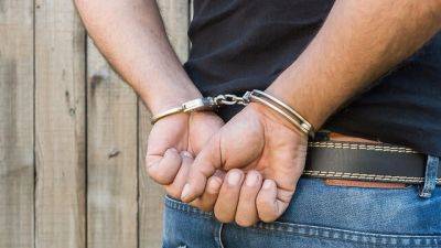 Два жителя Бейт-Шемеша арестованы за жестокое изнасилование 2-летней девочки