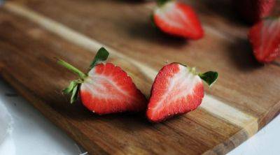 Польза клубники – какие витамины есть в свежих ягодах, почему стоит их есть летом