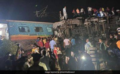 В Индии сошел с рельсов пассажирский поезд: погибли 50 человек, еще 179 пострадали