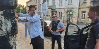 В Ровно задержали мужчину, который брал деньги с уклонистов и не вывозил за границу - nv.ua - Украина - Львов