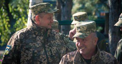 "Делают все возможное": Залужный лично посетил бойцов ВСУ на передовой (видео)