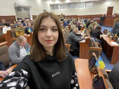 Депутат Киевсовета Арьева, подозреваемая в совершении ДТП в наркотическом опьянении, заявила о сложении мандата