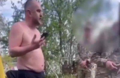 Появилось видео, где глава Дарницкого ТЦК Руслан Тригуб с голым пузом отрекается от ВСУ: "Я не военнослужащий"