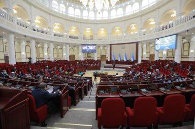Депутаты приняли закон, упрощающий узбекистанцам использование флага