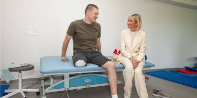 Виктор Пинчук - С инвалидной коляски на костыли — за 2 недели. Как украинские военные проходят реабилитацию в медицинских центрах RECOVERY - nv.ua - Украина - Киев