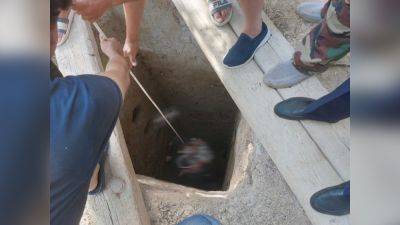 Сотрудники МЧС спасли девочку, которая упала в девятиметровый колодец в Ташкентской области