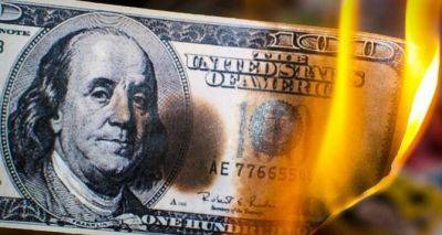 Спешите избавиться от доллара: Павел Глоба назвал точную дату обвала американской валюты