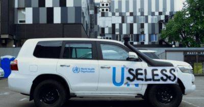 В Киеве будут судить активиста, который наклеил на автомобили ООН надпись "Useless" (фото)