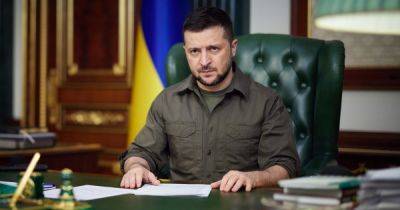 Зеленский ответил на петицию о запрете распространения российских книг в Украине