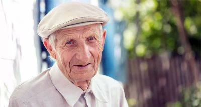 На какие доплаты к пенсии могут рассчитывать украинцы старше 80 лет: разъяснение Пенсионного фонда