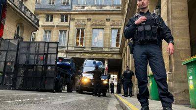 Взрыв в центре Парижа: семь человек в критическом состоянии