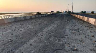 На админгранице Крыма и Херсонской области произошли взрывы, повреждены несколько мостов