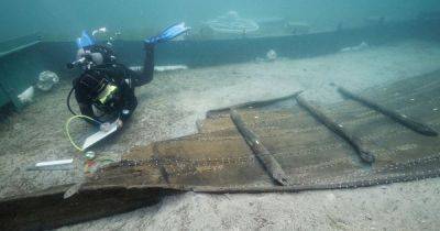 Впервые в истории: археологи хотят поднять со дна и восстановить самый старый корабль Средиземноморья