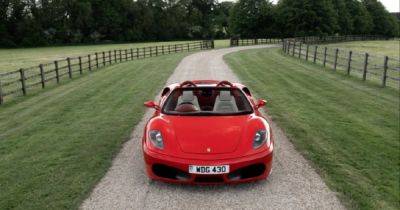 На аукционе задешево продали суперкар Ferrari суперзвезды премьер-лиги Англии (фото)