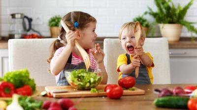 Как уберечь детей от опасности при совместной готовке на кухне