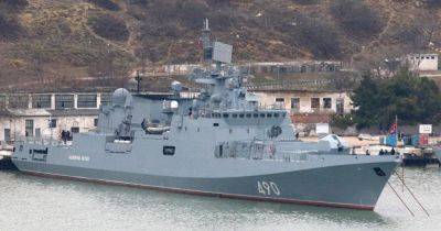Россияне маскируют фрегат "Адмирал Эссен"