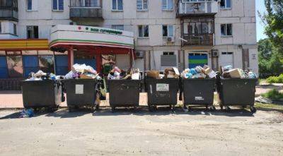 Горы мусора и ежики в подъездах: в сети показали свежее видео из Северодонецка