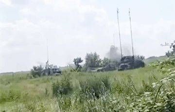 Агент украинских партизан внедрился в ряды армии РФ и уничтожил комплекс связи