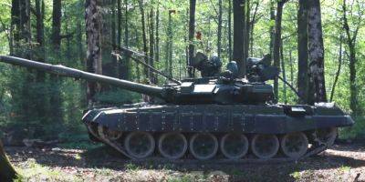 «Было их — стало наше». ВСУ отремонтировали танк Т-90, который россияне потопили в реке — видео