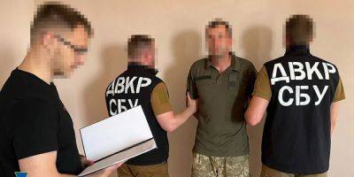 Шпионил за самолетами и MaxxPro. СБУ поймала «крота» в рядах ВСУ в Житомирской области