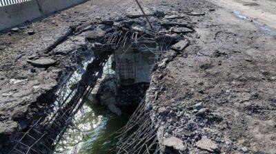 Оккупанты построили временную переправу под поврежденным Чонгарским мостом - фото