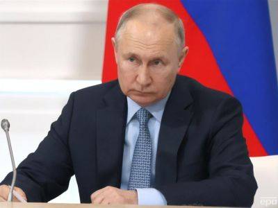 Песков заявил, что Путин проинфомирован о заявлених Пригожина. По данным СМИ, в приграничных с Украиной областях и Москве силовиков подняли по тревоге