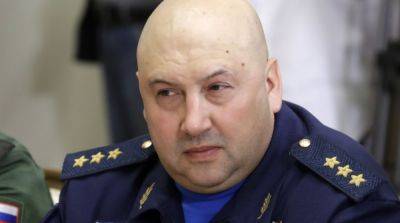 ФСБ и Суровикин призвали Пригожина и его наемников «остановиться»